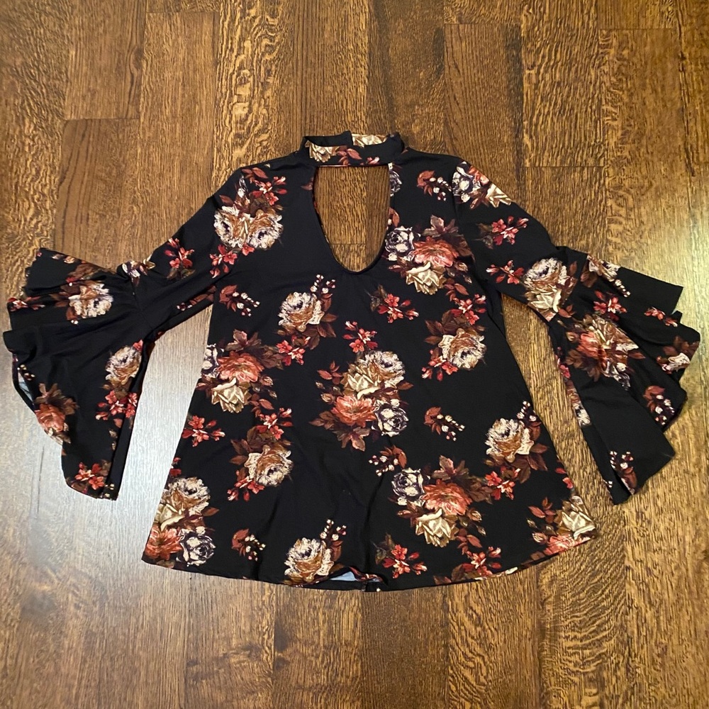 MTS Floral Bell Sleeve Top